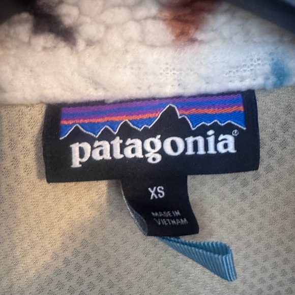 Patagonia XS Fleece Jacket with Purple and Blue Logo Trim - Picture 2 of 3